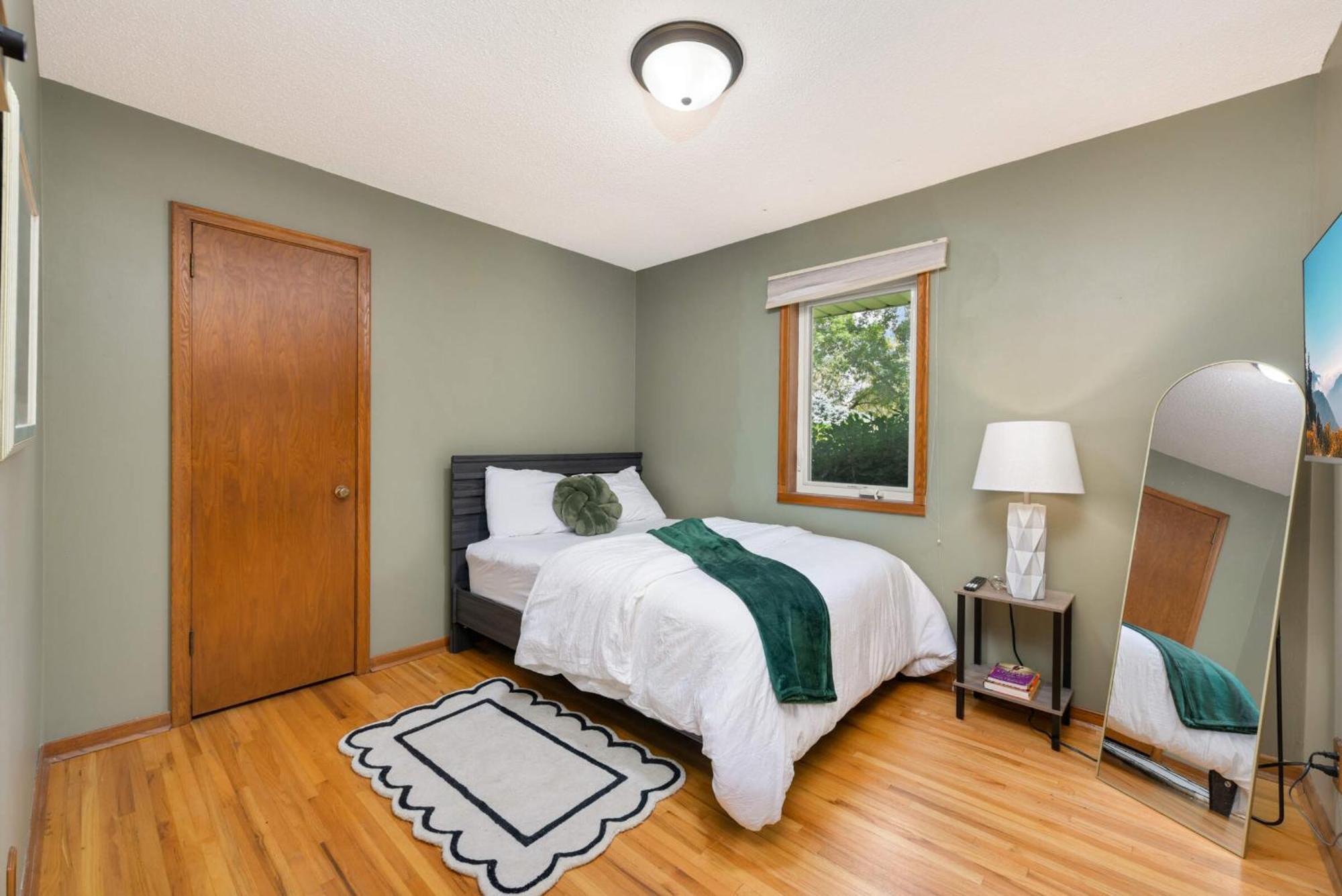 Cottage Grove Haven, Spacious 4-Bed, 3 Baths Retreat Luaran gambar