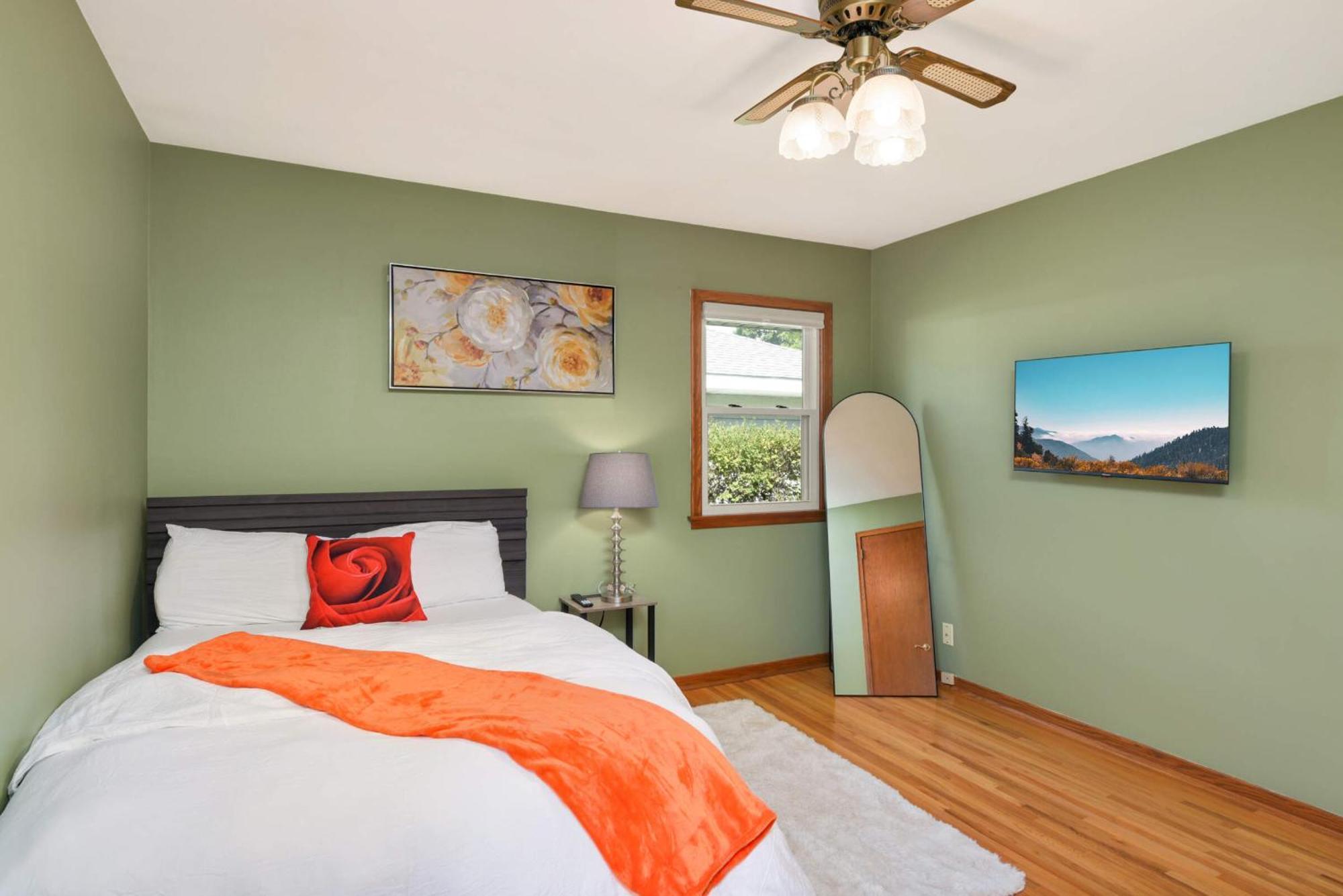 Cottage Grove Haven, Spacious 4-Bed, 3 Baths Retreat Luaran gambar