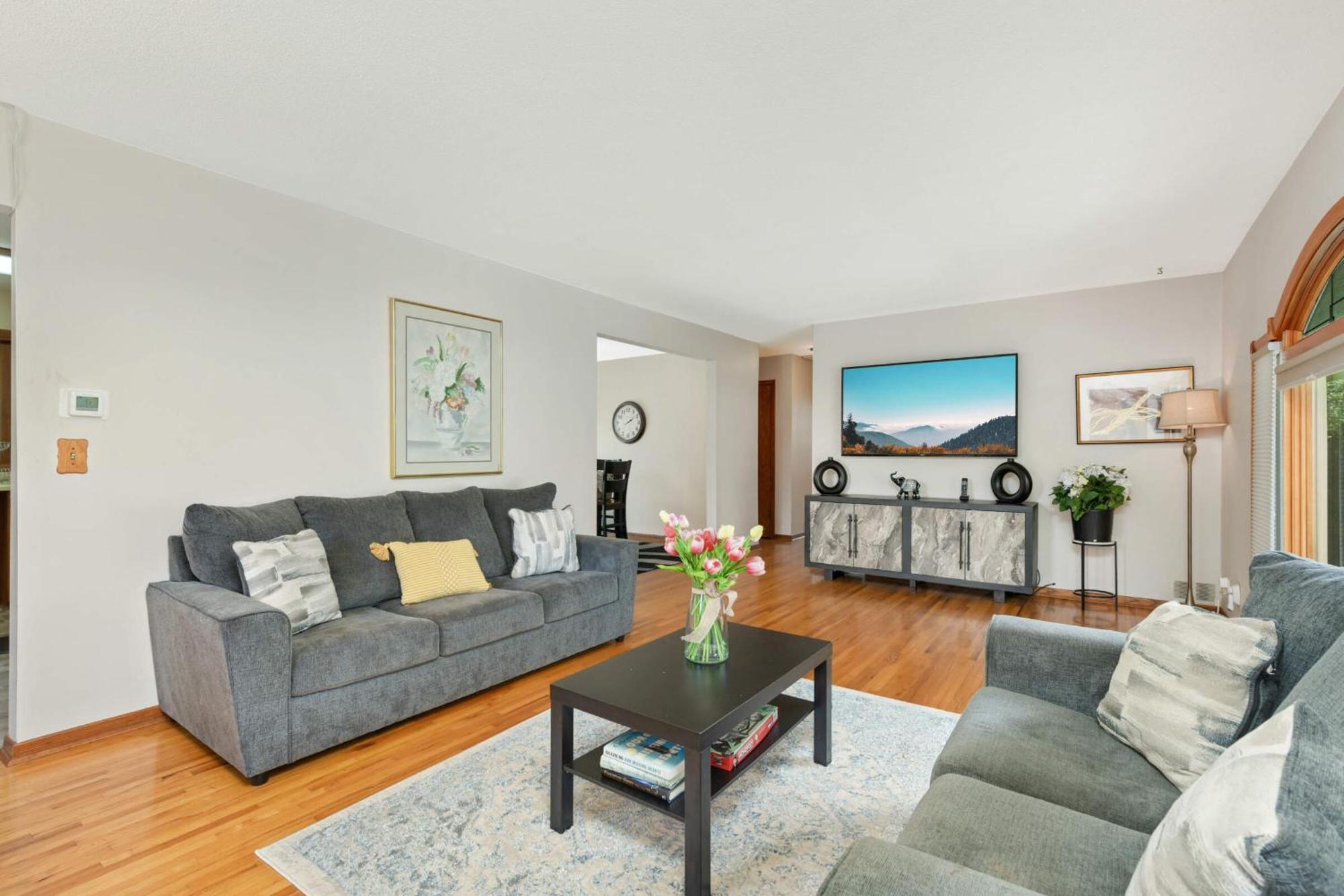 Cottage Grove Haven, Spacious 4-Bed, 3 Baths Retreat Luaran gambar